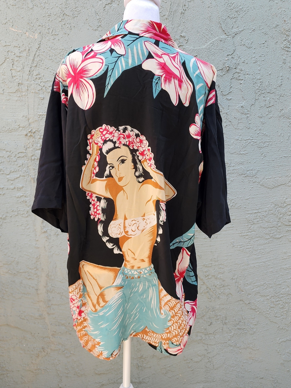 RARE Avanti Silk Hawaiian Original Hula Girl Pin Up Back Graphic Camp Shirt L